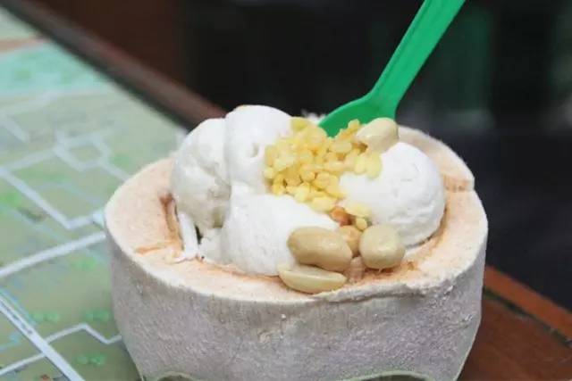 泰国很流行一款甜品,泰国甜品芋圆椰汁糖水