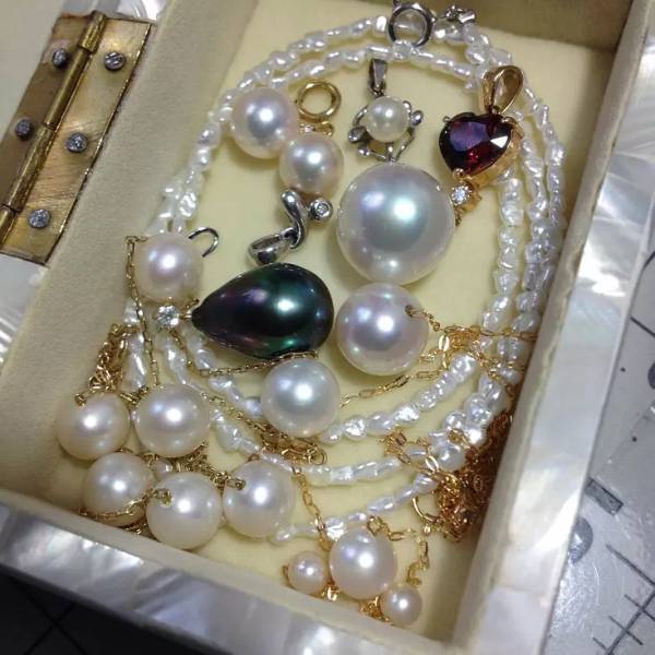 白珍珠漂亮还是灰珍珠漂亮,十大必买珍珠款式经典