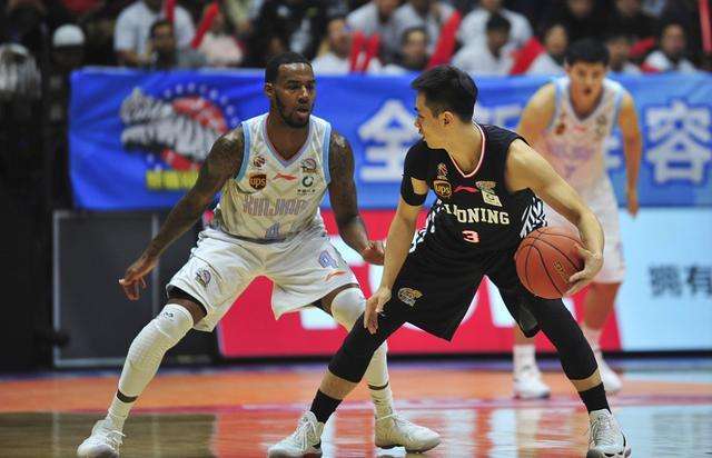 辽疆大战亚当斯,疆辽最后4秒争议判罚