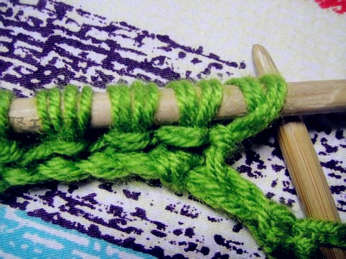 棒针编织简单的围巾新手教程,棒针围巾的编织教程最简单