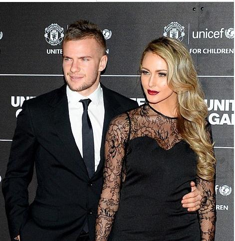 英超太太团女神,英超太太团维拉女神