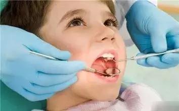 小孩睡觉牙齿咯咯响是有蛔虫吗,小孩睡着了牙齿咬得咯咯叫