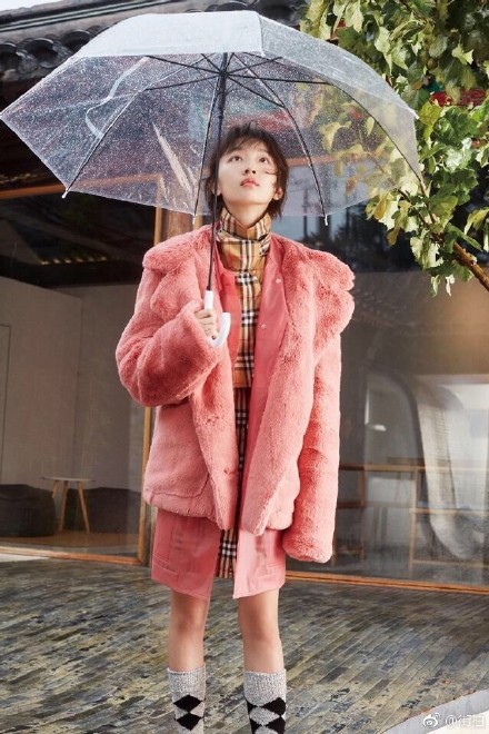 刘涛周冬雨上节目,刘涛同款泰迪熊外套