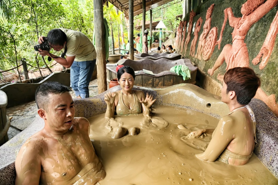 越南芽庄泥浆浴在哪个岛上,游越南芽庄享受泥浆浴