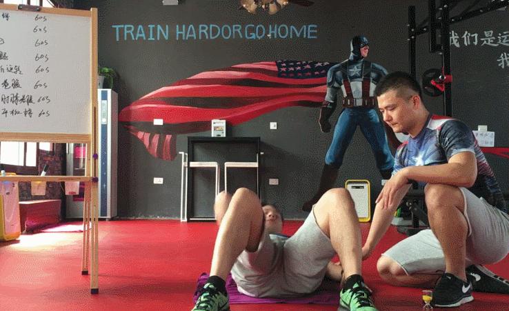 不做油腻男,如何练出搓衣板式腹肌