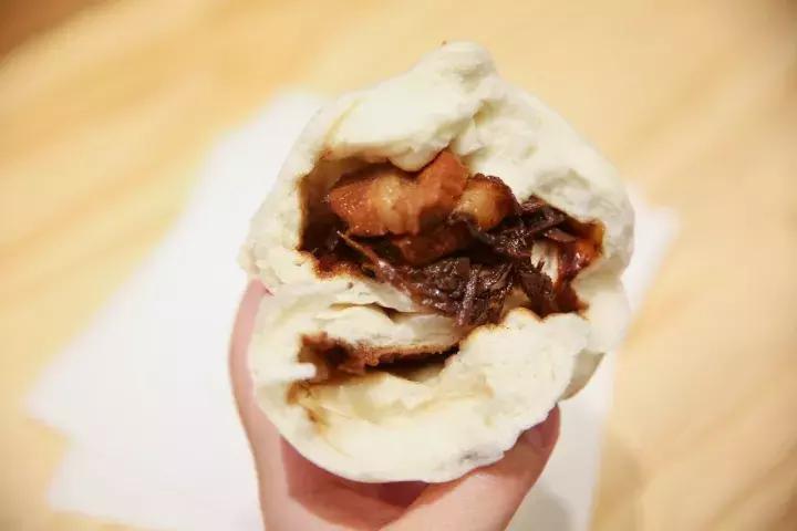 这个来自台湾的包子，香到连手指都想吞下去！吃了就上瘾！