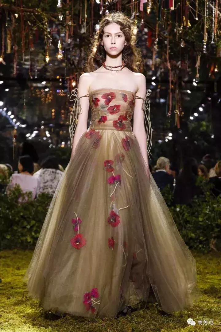 40块钱的阿玛尼粉底液是真的嘛,40多块钱阿玛尼