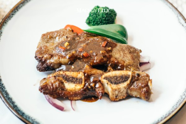 有独立泳池的度假酒店,这家酒店有12层楼