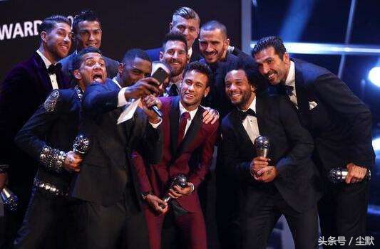 top10足球搞笑,世界足坛20大奇葩时刻上集