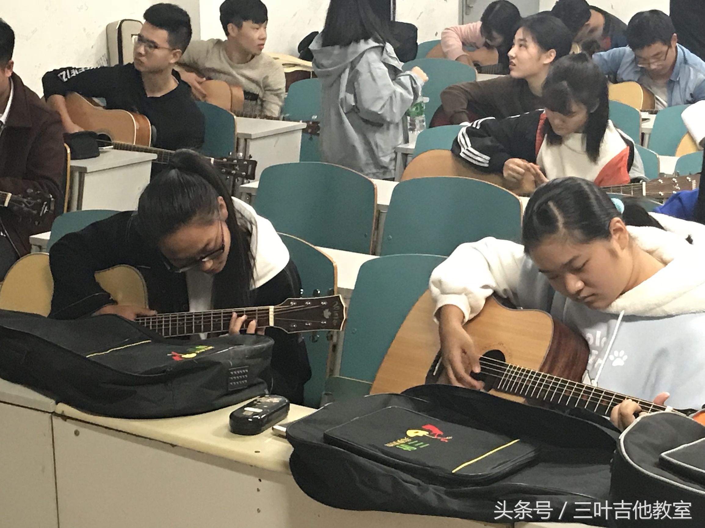 中国首家共享吉他(三叶)已经开始蔓延武汉了!武汉三叶乐器出资