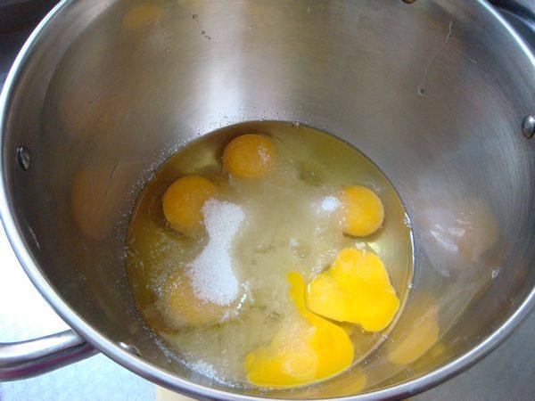 纯白蛋白霜花蛋糕,4寸奶油霜花蛋糕