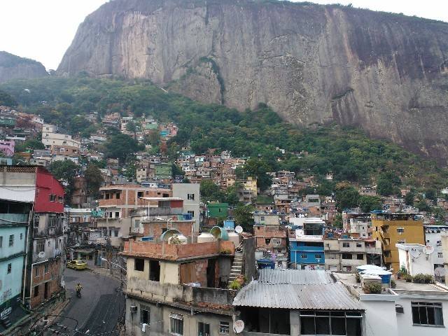 达哈维贫民窟亚州最大贫民窟,巴西洛西尼亚贫民窟