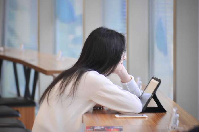 做完头发移植后可以干什么,头发移植后多久能躺着