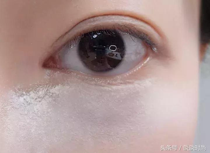 遮黑眼圈泪沟快速教程,新手如何遮泪沟黑眼圈