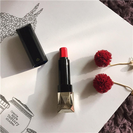 给女朋友买口红黄黑皮推荐,第一次给女朋友买什么口红