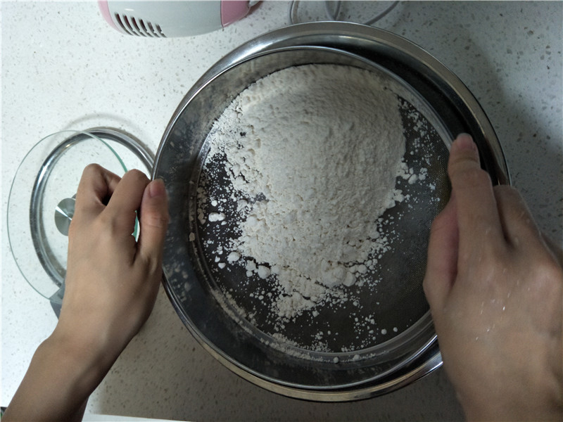 六寸香蕉戚风蛋糕的做法,八寸香蕉戚风蛋糕的配方