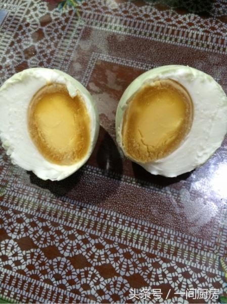 怎样腌制咸鸭蛋最好吃的做法,腌咸鸡蛋咸鸭蛋快速冒油的方法