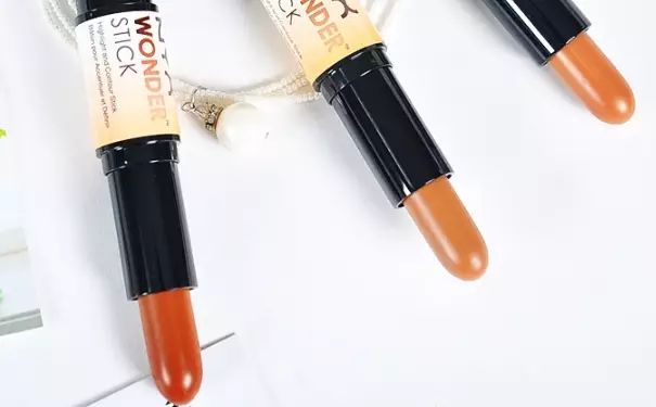 不经常化妆的人该买什么粉底,零化妆基础用什么化妆品