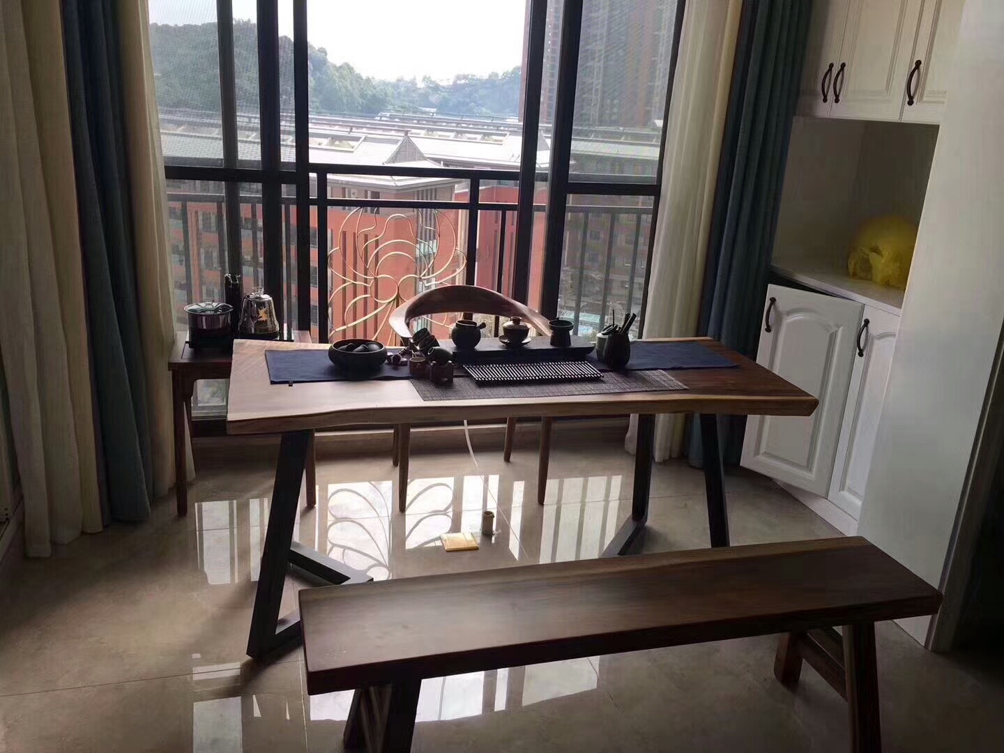 胡桃木有什么优点和缺点,胡桃木有深颜色的吗