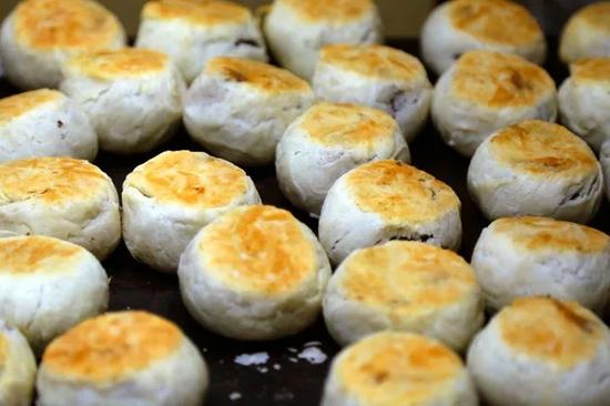 郑州王府井绿豆饼,南方好吃的酥皮绿豆饼