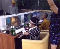 为什么买了一堆“破烂”，却高兴得像个两百斤的傻子？