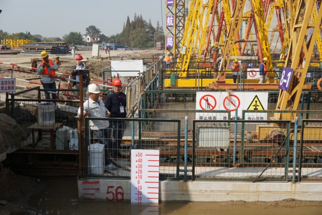 超级工程五峰山长江特大桥纪录片,五峰山长江大桥采用什么基础