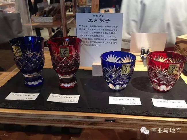 海外爆买族正激活日本，东京银座为此开出了最大商业体和最大免税店。。。