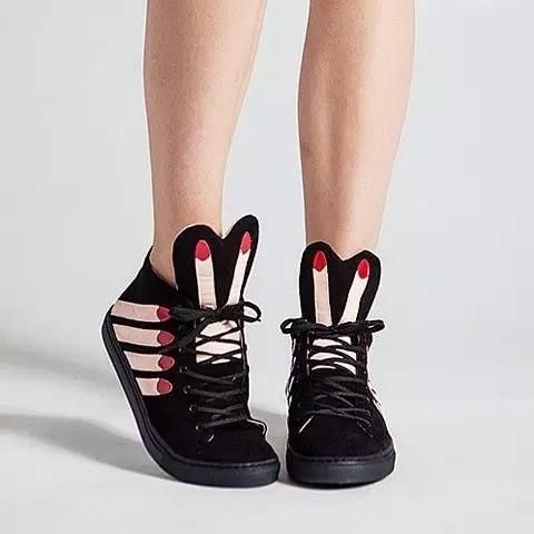 撞到同款鞋,男女同款鞋撞鞋