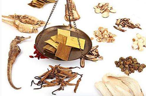 经期哪些药不能用,女性经期千万别碰这十种食物