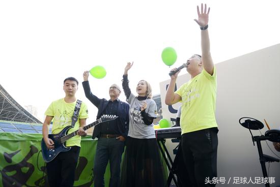 中超美女总经理文筱婷的小梦想：建10万人球场坐满热爱足球的球迷