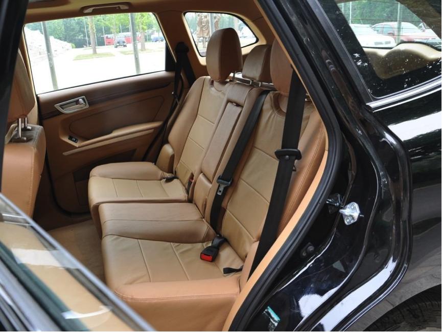 新出的一款车长得像保时捷,像保时捷又像宾利的车