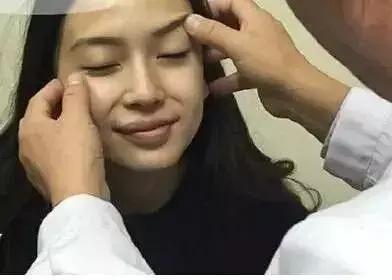 孙怡素颜被吐槽没有董子健白 (李沁的素颜和孙怡的素颜)