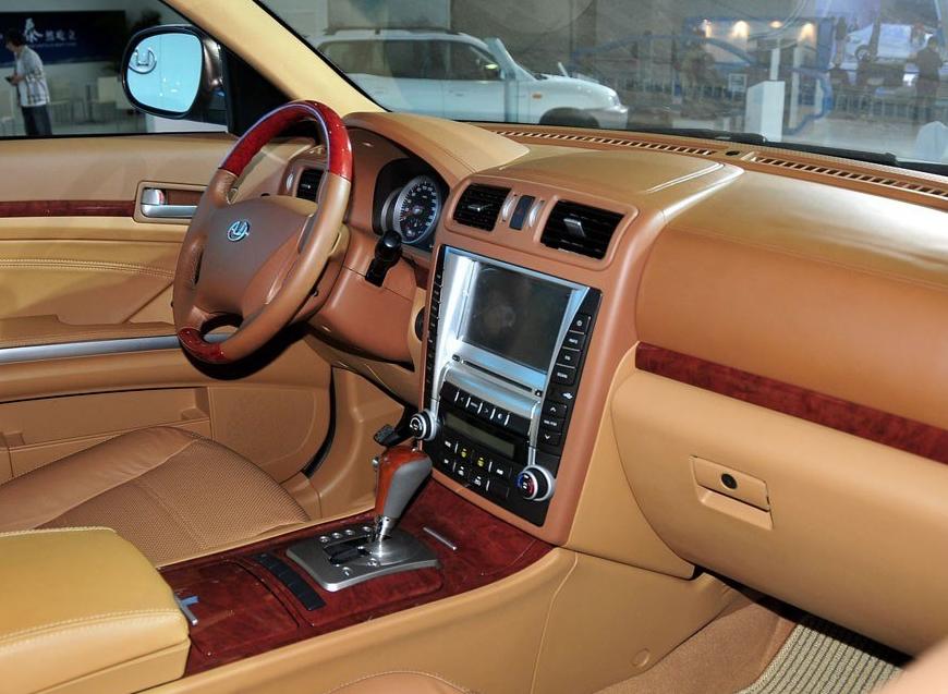 这国产谁买谁亏，看着像豪车，保值率低到吓人，开几年能搞汽修了