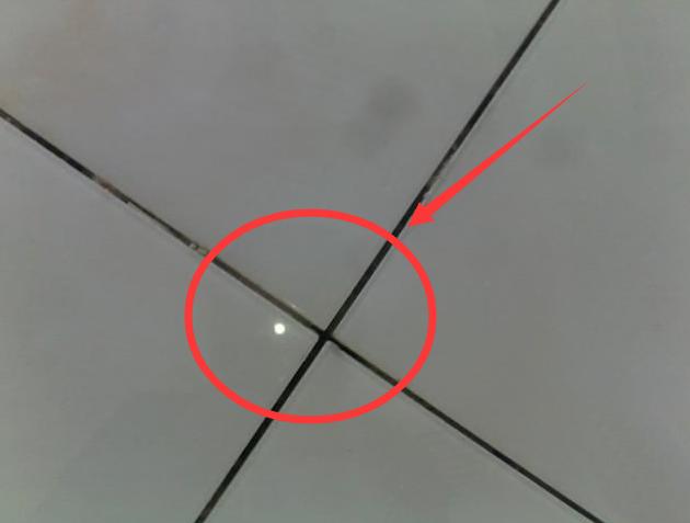 瓷砖缝发黑发霉点怎么办,厕所瓷砖发霉发黑怎么处理