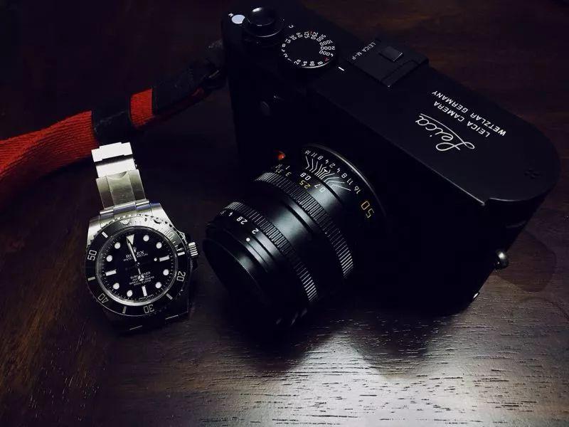 新婚,老婆没有要钻戒,买了一台徕卡