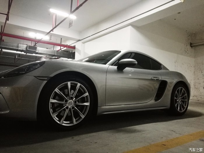 地下车库偷保时捷是哪个电影,718caymangts银色