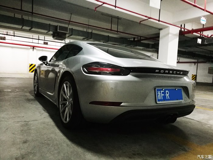 地下车库偷保时捷是哪个电影,718caymangts银色