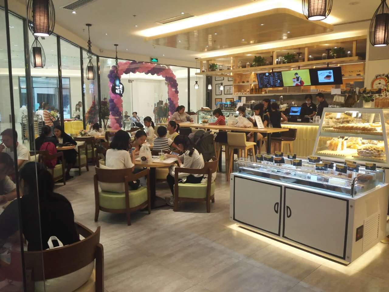 关于面包加盟店的市场前景分析,面包店加盟10大品牌开店费用