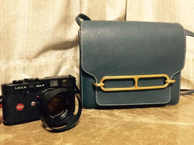 新婚,老婆没有要钻戒,买了一台徕卡