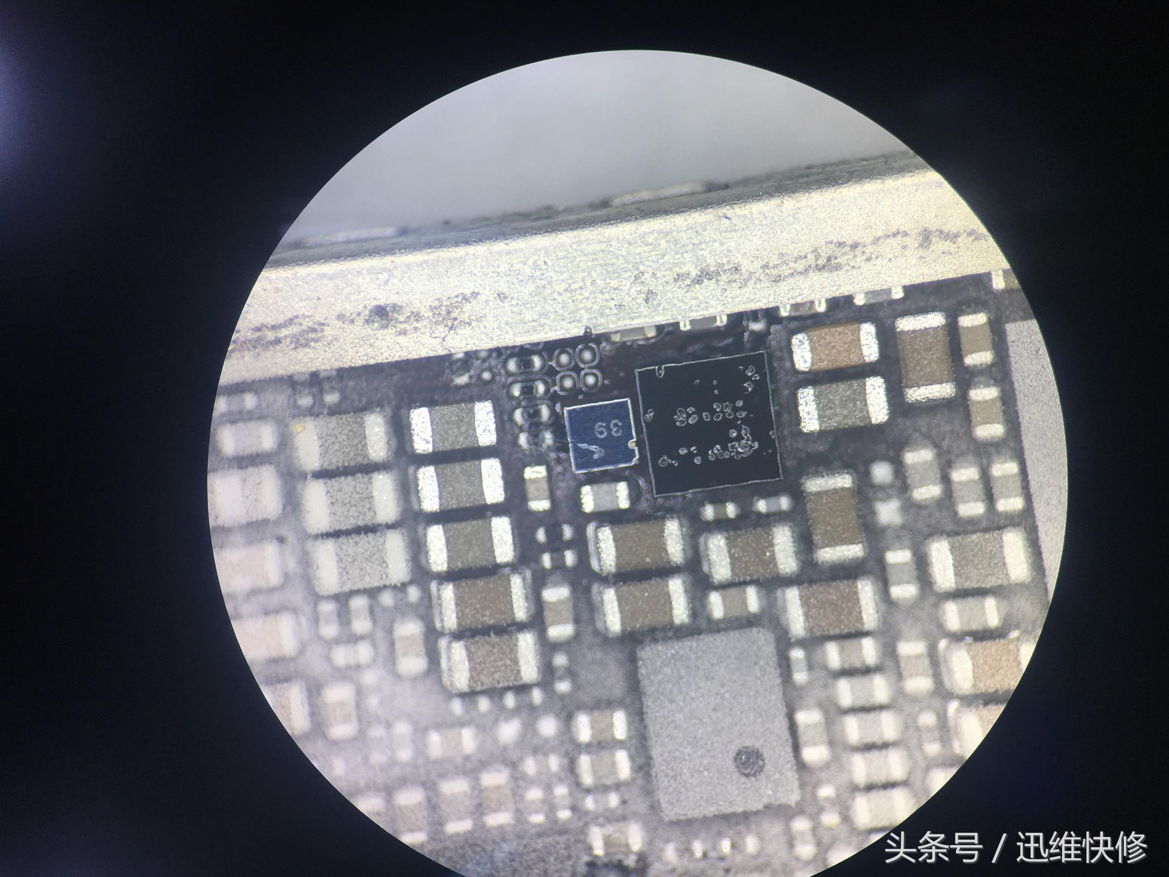 苹果7重摔机维修视频,苹果7摔了开不了机维修多少钱