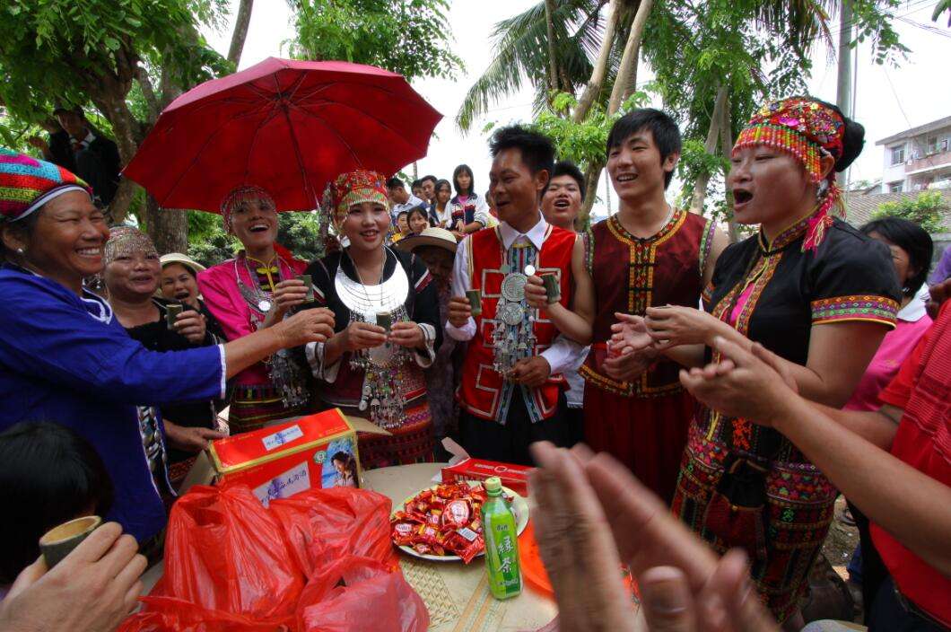 日饮三杯,日饮三碗鸡汤