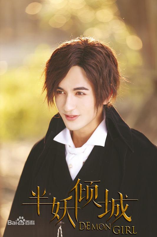 迪丽热巴学生时期谈恋爱,迪丽热巴和米热完整版吻戏