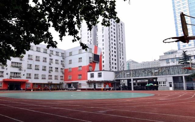 拥有三个“金帆”，做过上千个小课题，这所学校要逆天！