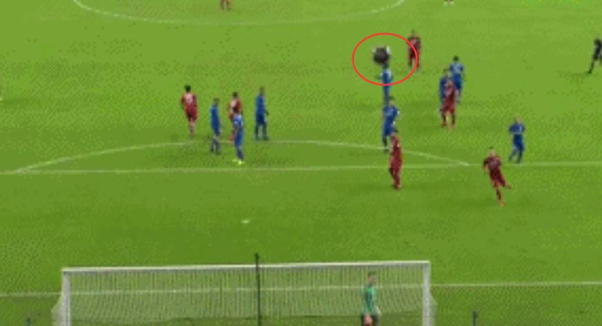 足协杯决赛又见世林赞！央视解说也乐了：这球怕是要踢到马路上