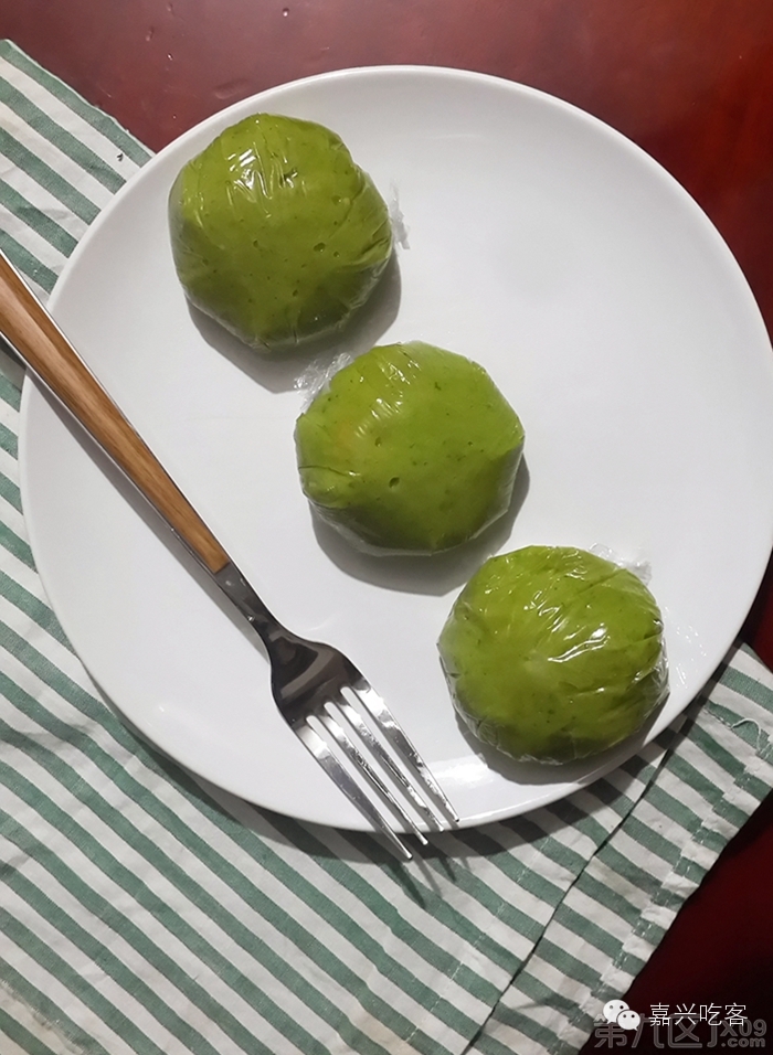 网红肉松青团的做法,咸蛋黄肉松青团推荐