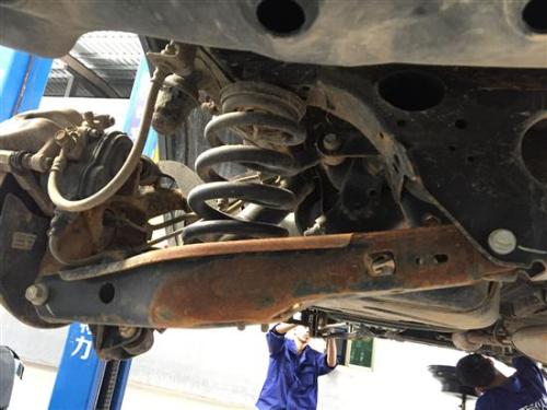 做橡胶底盘装甲隔音效果好么,喷涂底盘装甲对隔音帮助大吗