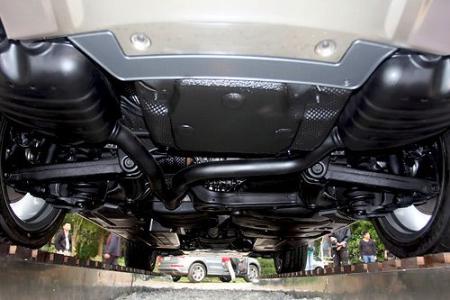 做橡胶底盘装甲隔音效果好么,喷涂底盘装甲对隔音帮助大吗