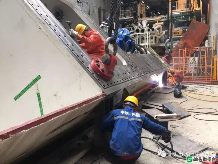 汕头海湾隧道盾构机刀盘到货,汕头海湾隧道鮀岛号盾构机下线