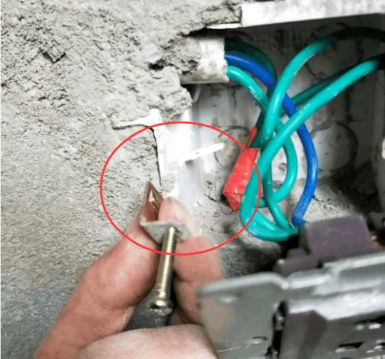 插座线盒耳断了怎么处理,线盒耳朵坏了如何安装插座