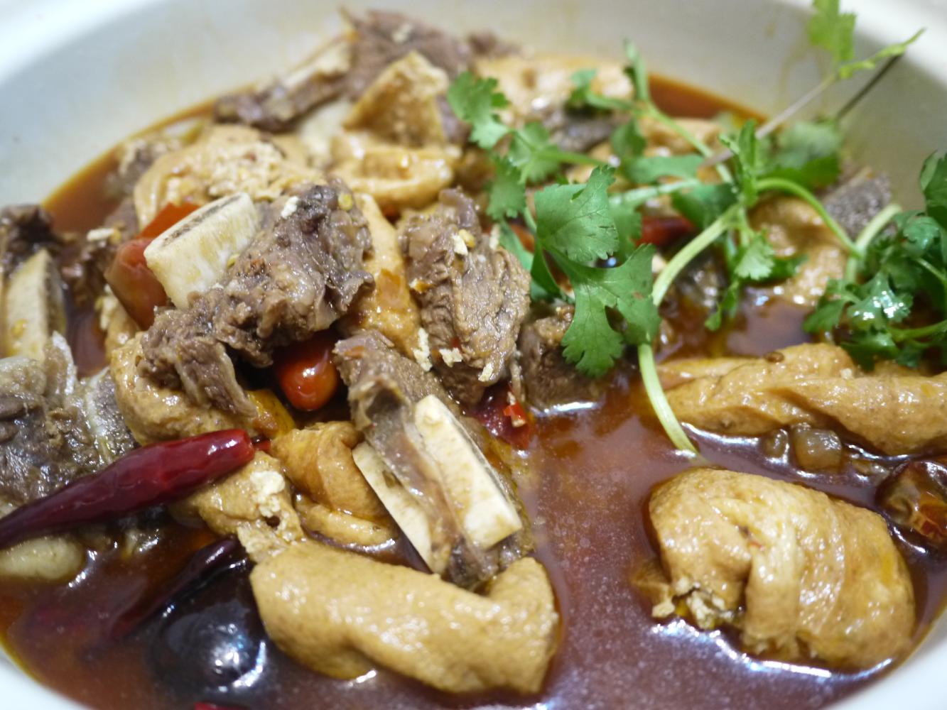 天冷吃一顿热乎乎的牛排火锅,天冷吃一顿热乎乎的牛排